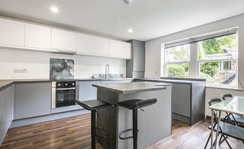 Six bedroom apartment kitchen